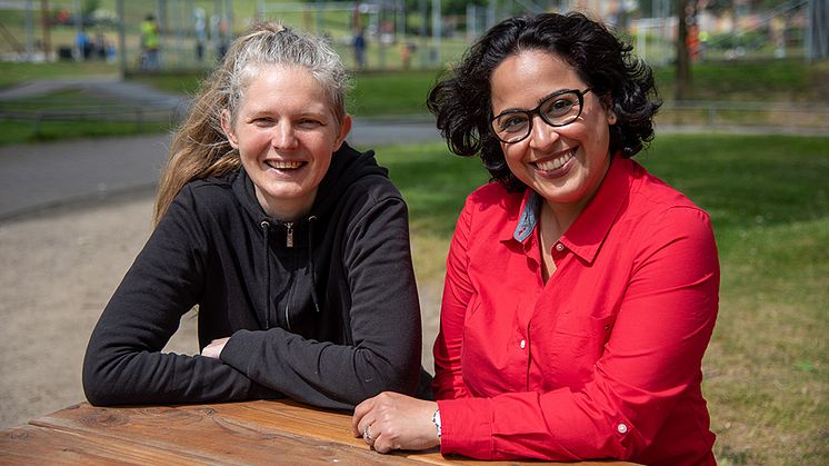Hanna Jansson och Azadeh E. Zaghi, projektledare för Kulturstråket i Bergsjön, välkomnar idéer på aktiviteter.