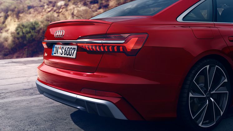 Audi S6 Limousine (Grenadinerød) (2)