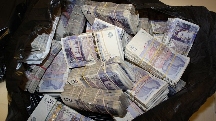 Cash in bag money launderer jailed 