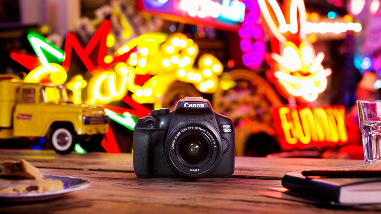 EOS 1300D Ambient 3