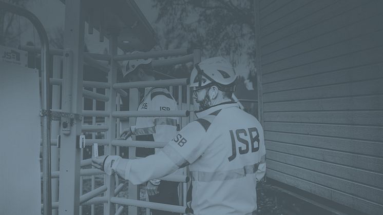 För JSB är det självklart att verka aktivt för en sund byggbransch där alla konkurrerar på samma villkor. Nu tar JSB ännu ett steg i kampen för en sund bransch – utbildningen Sund konkurrens och schyssta villkor.   Bild: ID06