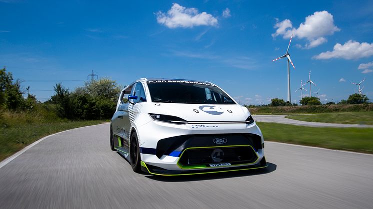 Ford Pro Electric SuperVan 2022 (10)