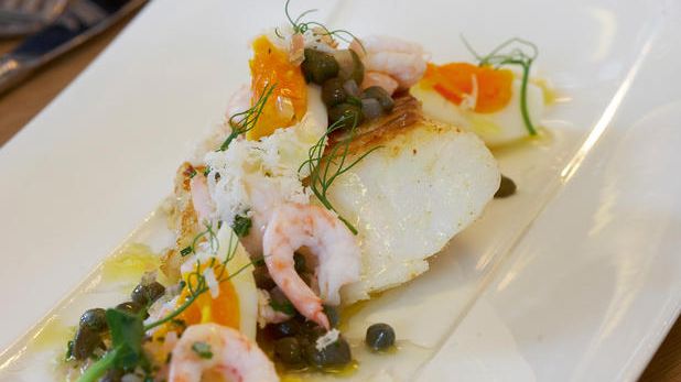Stekt skrei med ägg och kapris