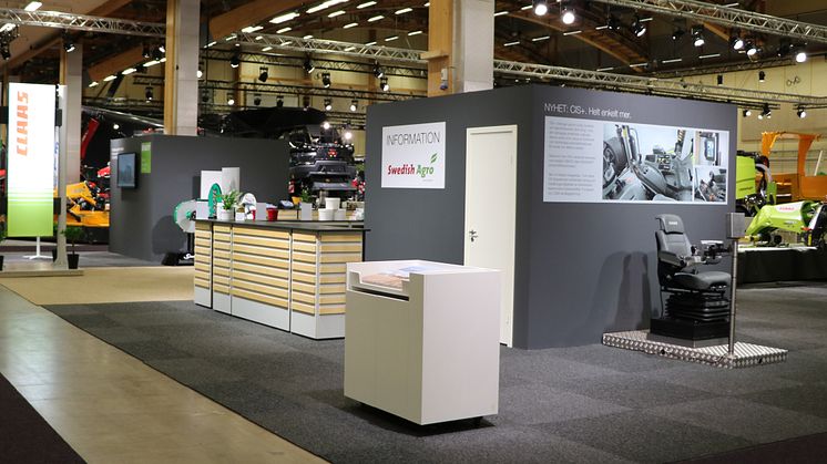 Swedish  Agro Machinery ställer ut traktorprogrammet i montern på Elmia.