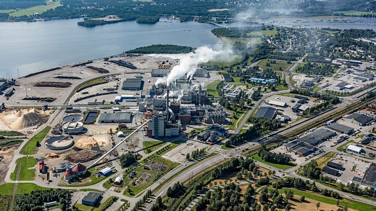 Smurfit Kappa Piteå tillverkar årligen 700 000 ton kraftliner, vilket är ett papper som används för tillverkning av högklassig wellpapp.