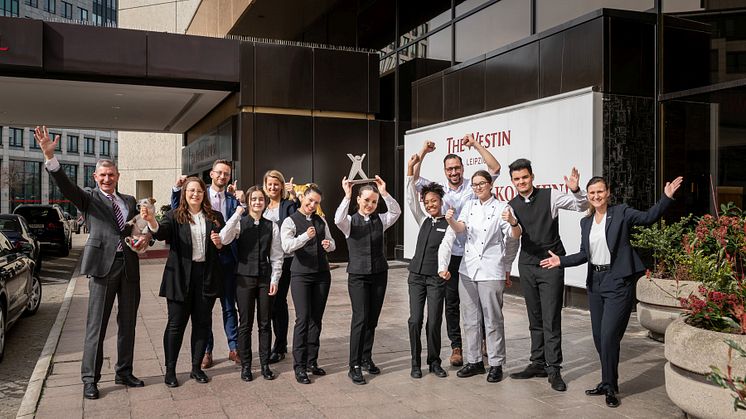 Das Team des The Westin Leipzig freut sich über die Erstplatzierung des IHK Bildungspreis „edward 2023“ - Foto: Eric Kemnitz