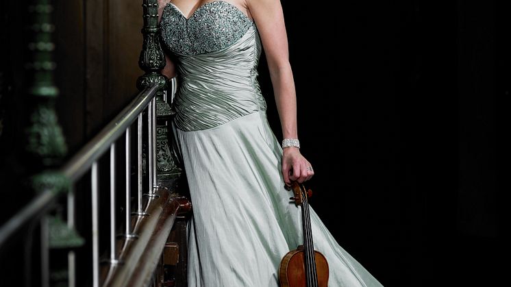 Loa Falkman, Linda Lampenius och 33 konsertmusiker intar scenen på Viking Cinderella