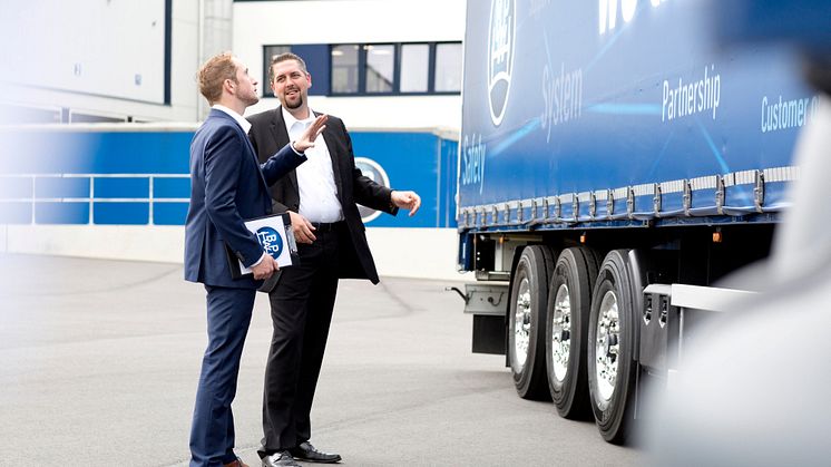 Noch nie war es so lukrativ, Trailer mit klima- und kosteneffizienten Technologien zu bestellen. Der Bund zahlt bis zu 5.000 Euro für intelligente Trailer-Technologien.