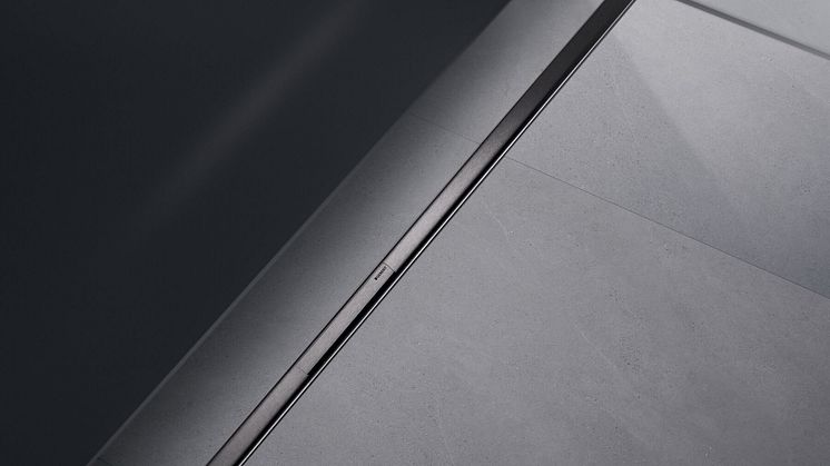 CleanLine50 värinä musta kromi ja laattalattia