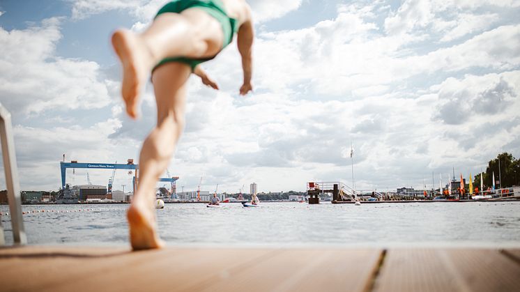 An heißen Sommertagen konnten sich die Kieler*innen gleich an zwei Badestellen direkt an der Kiellinie erfrischen und das ganz kostenfrei. 