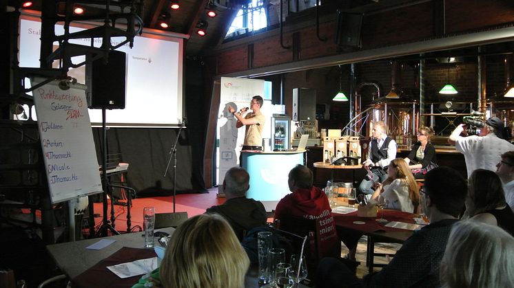 Ein Eindruck vom 1. Brandenburger Science Slam 2022 im Finsterwalder Brauhaus. (Bild: Dominique Franke-Sakuth)