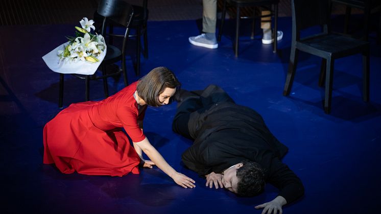 Tessan-Maria Lehmussari och Adam Frandsen som paret i Dichterliebe på Folkoperan.