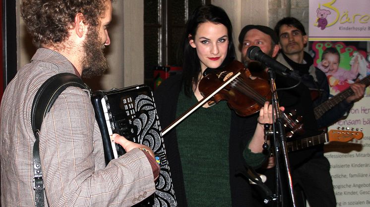 Großer Erfolg: Bärenherz-Weihnachtsbasar 2015