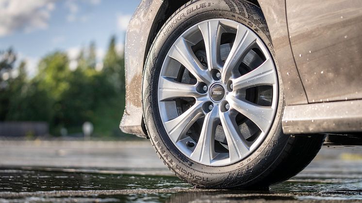 Nokian+Tyres+Hakka+Blue+3+(19)