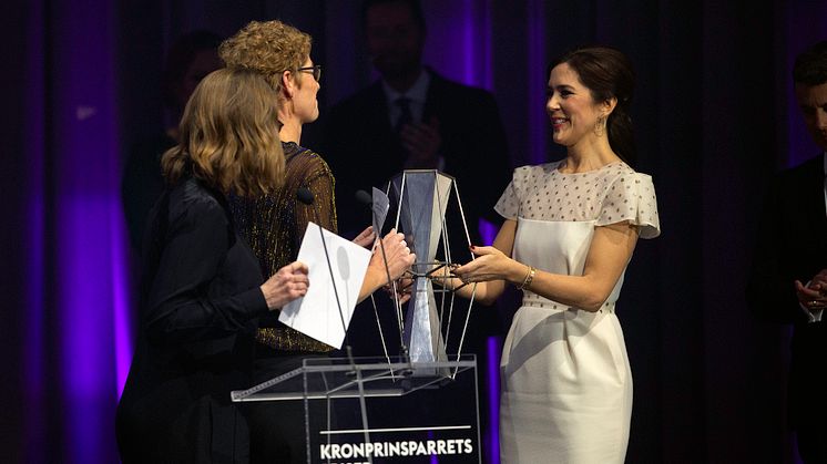 Foreningen Grønlandske Børn modtog Kronprinsparrets Sociale Pris 2018. Prisen blev modtaget af generalsekretær Puk Draiby og bestyrelsesmedlem Heidi Lindholm.