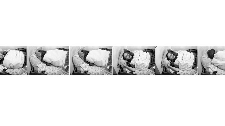 Mladen Stilinovic, Umjetnik radi / Konstnär i arbete, 1978, 8 st svartvita fotografier, 30 x 40 cm