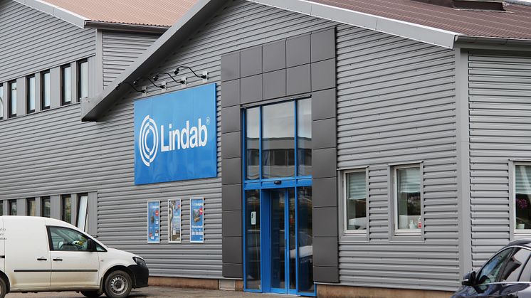 I fräscha lokaler på Skarpskyttevägen 3 i Lund hittar man nu Lindab.