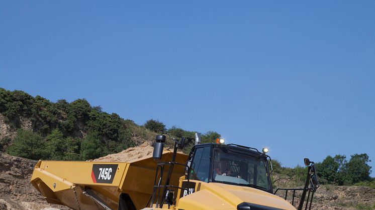 Cat 745C dumper i arbete-3