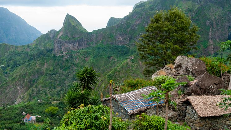 Cape-Verde_Santiago-Island_Green-mountains-and-a-simple-rural-stone-house_©attiarndt-GettyImages-503460054