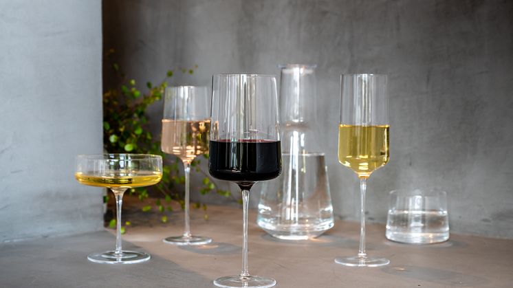 Capri -  en elegant nyhet med stramme linjer og løvtynt glass 