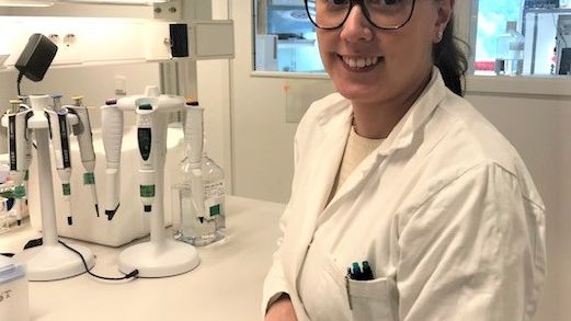 Günes Uysal, laboratorieingenjör på Scandinavian Biopharma