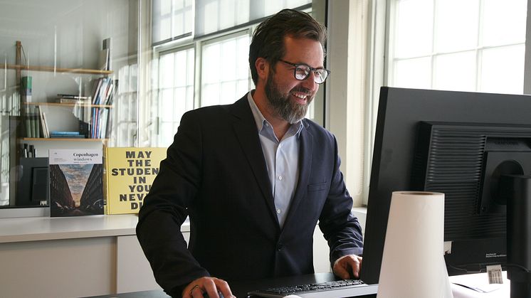 Anders arbejder med et nyt Tetris projekt, som kobler fællesskab og hjemlighed på arbejde, med såkaldt hybridt værtsskab.