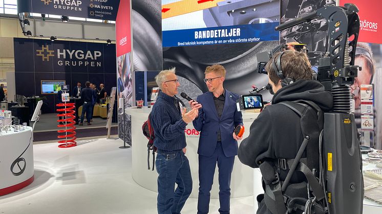 Johan Hellsten intervjuades av Jonas Gallneby i Elmia Subcontractors digitala program. Riggen som kameramannen använder är, just det, en Easyrig.