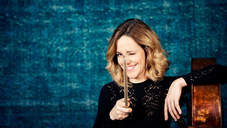 Den argentinska cellisten Sol Gabetta är solist vid årets Nobelkonsert den 8 december. Foto: Julia Wesely