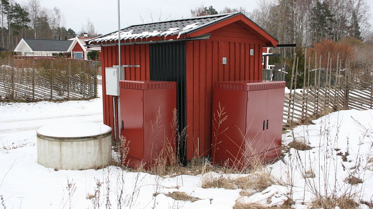 Hammarö kommun har teknikskåp från Rittal, både med enkel- och dubbeldörrar, för att etablera lokalnoderna i fibernätet. Dessa skåp är en bra produkt att använda i utbyggnaden.