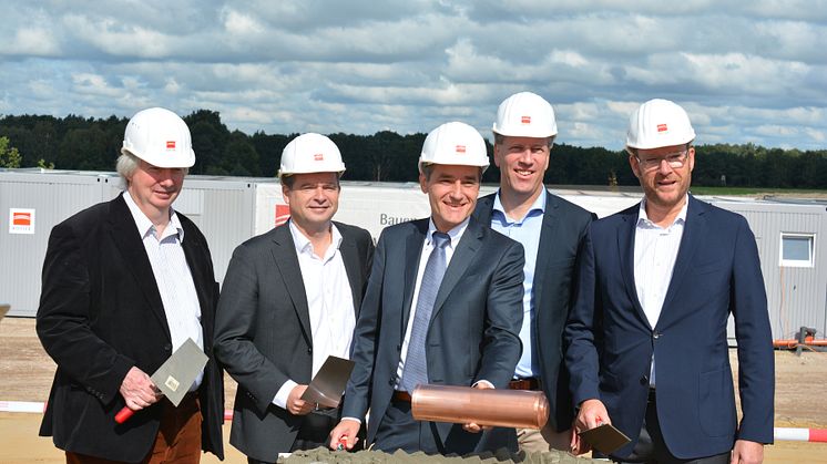 Grundsteinlegung: DSV baut Kühllager für Arla Foods in Heidenau