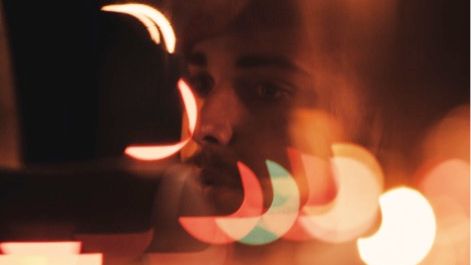 "​Unfamiliar Love" – ny låt från hyllade Duvchi