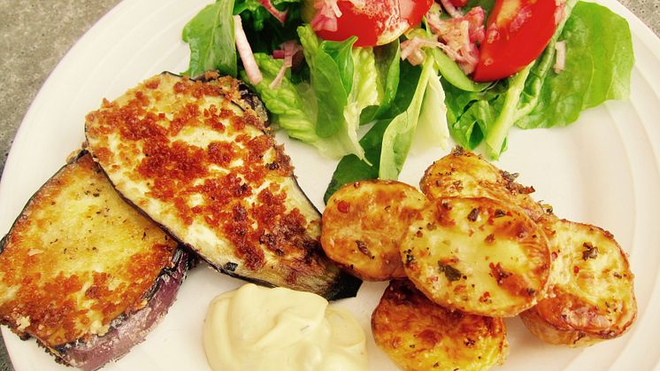Rostad potatis med panerad aubergine