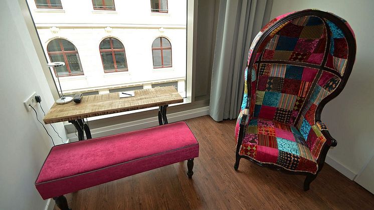 Einrichtungen in einem Zimmer des Arthotel ANA Symphonie