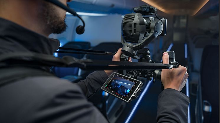 DJI Ronin 4D Flex - Hand Grips + Monitor