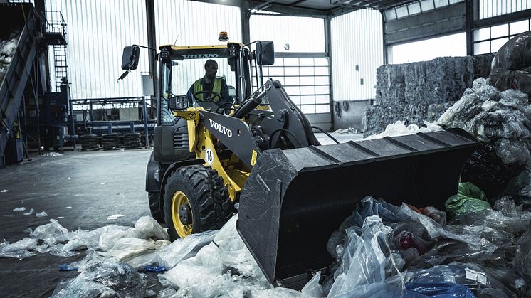 Utsläppsfritt i Bayern med Volvo L25 Electric - arbete