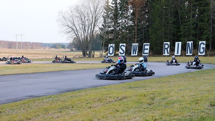 Välkommen till en fartfylld dag med gokart på Ös-We Ring 