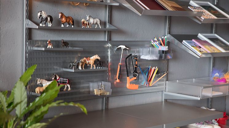 Elfa_Garage_Storage_Interior_Click-in_system_Classic_2021_05_6086