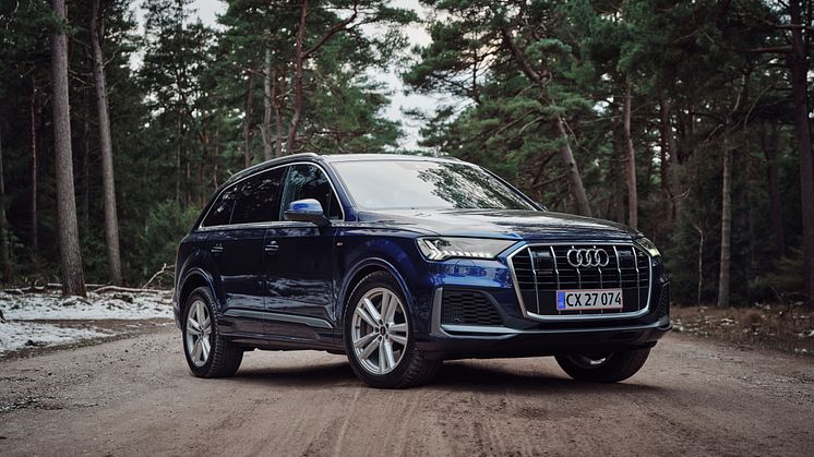 Audi Q7 TFSI e (Navarreblå)