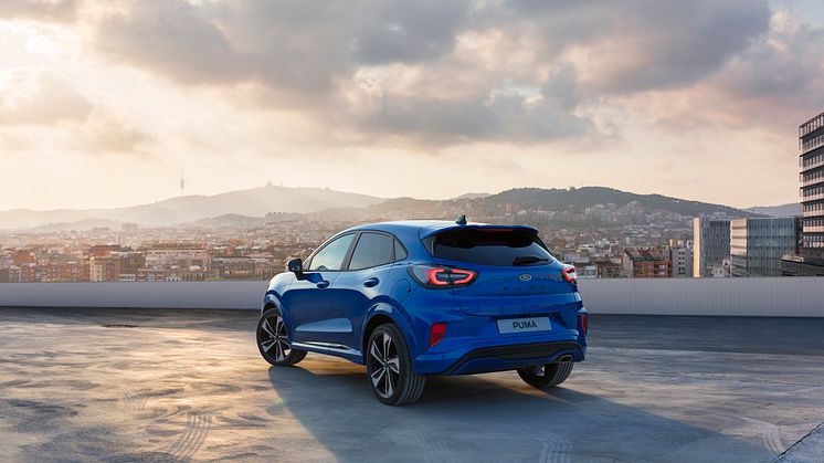 Uudessa Ford Pumassa yhdistyvät houkutteleva muotoilu, luokkansa suurin tavaratila ja polttoainetaloutta parantava kevythybriditekniikka