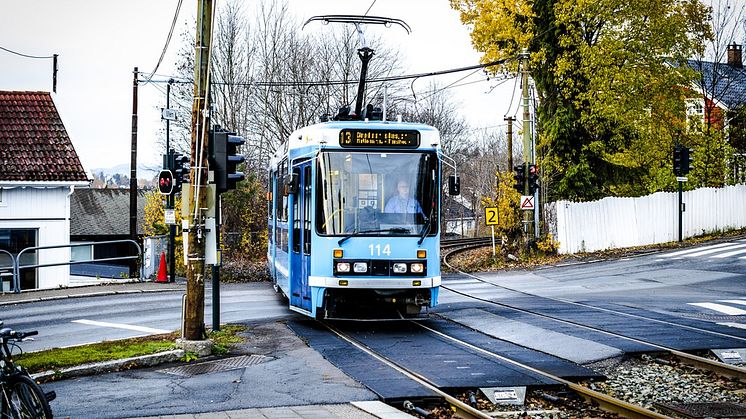 Sollerud og Lilleaker planoverganger er først i køen når bomprosjektet går i gang på Lilleakerbanen i begynnelsen av april.