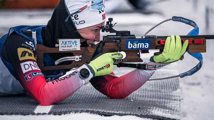Aktiv mot kreft får synlighet på skiskytternes kinnstøtte fra sesongstarten og ut året. Foto: Sondre Hensema Eriksen/Norges Skiskytterforbund