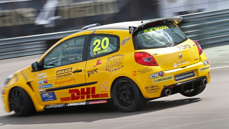 Sensationen Skoog siktar uppåt i Clio Cup JTCC