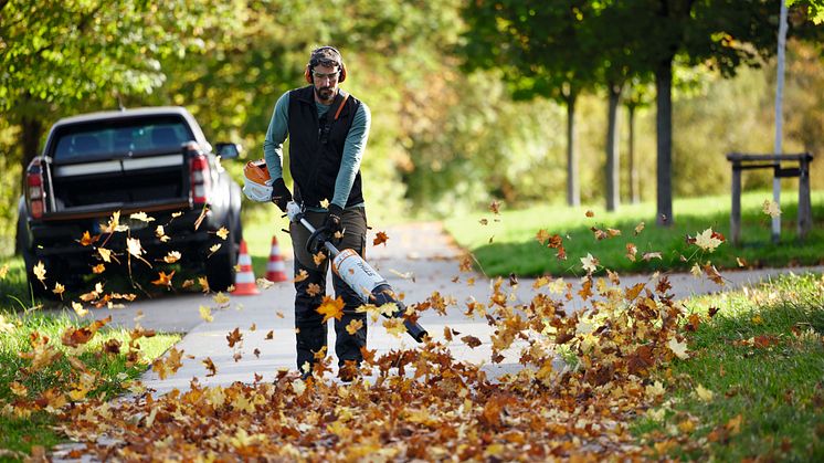 STIHL_KMA_120_R_Anwendung_2