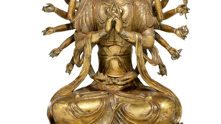 Avalokitesvara of gilt bronze. Estimate: DKK 800,000-1,200,000 / € 105,000-160,000.