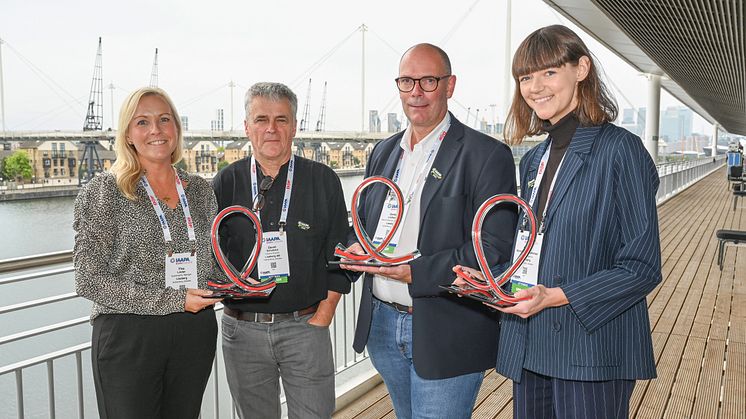 Ylva Linder, David Schofield, Daniel Lindberg och Matilda Gunnarsson Rathsman var på plats och tog emot priser i London
