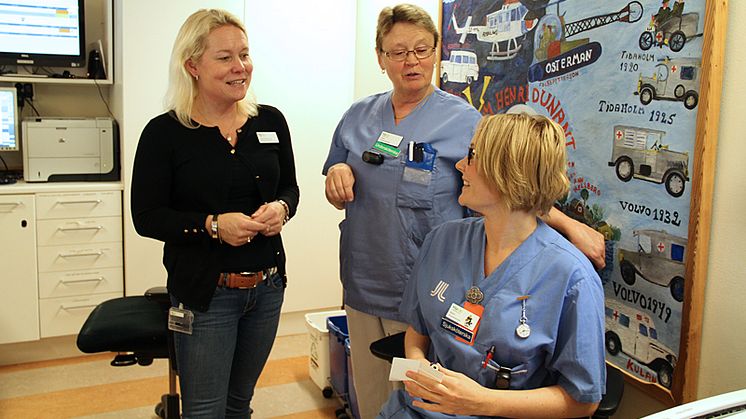 Enhetschef Catarina Pommer (t v) gläds åt de goda resultaten tillsammans med Lena Widlund och Malin Gustavsson.