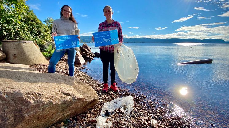 Katarina Ballari i Eidos og Gro Angeltveit i Lier kommune heier på alle som deltar på årets strandrydding. 