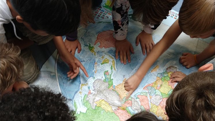 Schülerinnen und Schüler erleben den Treibhauseffekt spielerisch