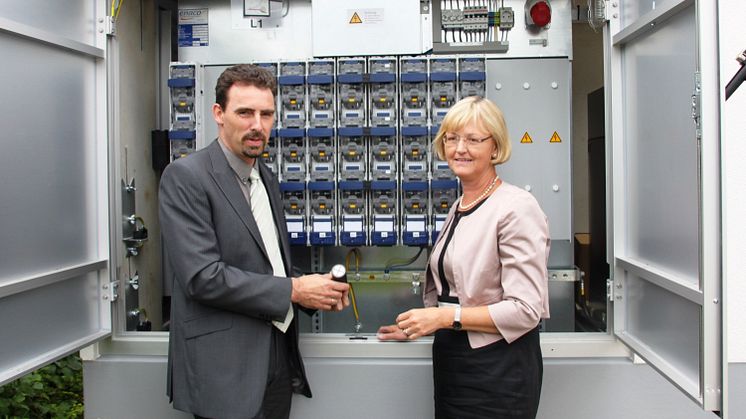 Rolf Stibler, Leiter Netzbau am Netzcenter Freilassing, und Ursula Jekelius, Regionalleiterin Oberbayern, stellten technologische Entwicklungen und klassische Netzbaumaßnahmen vor (v.l.).