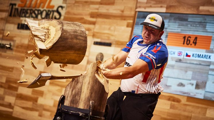 Martin Komarek i Standing BLock Chop 